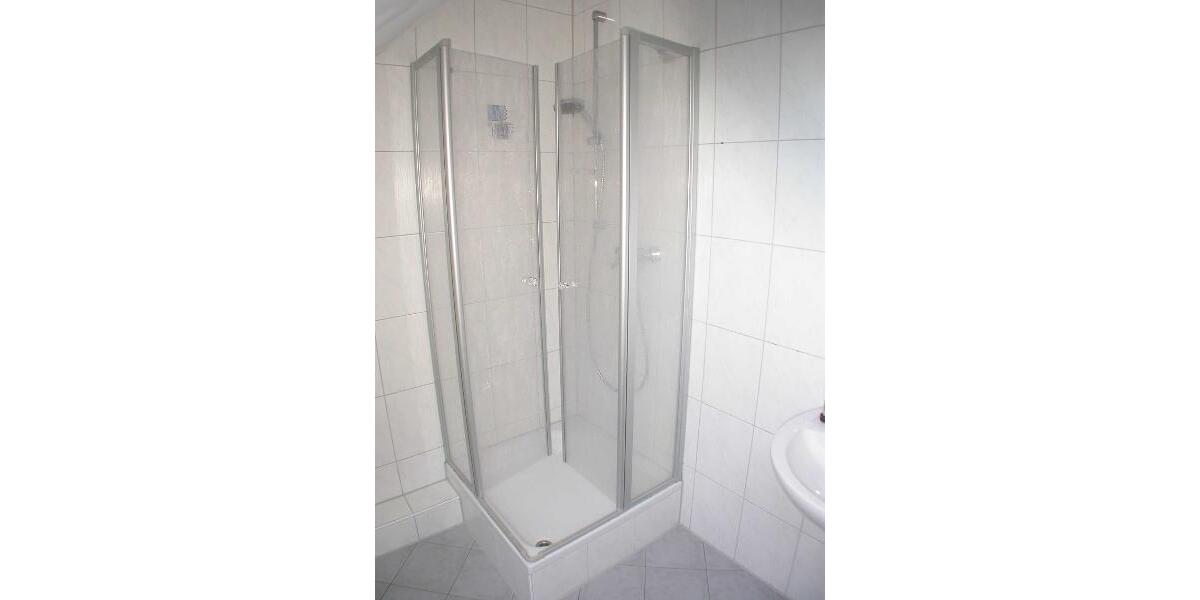 Bad mit Dusche DG Bild 2