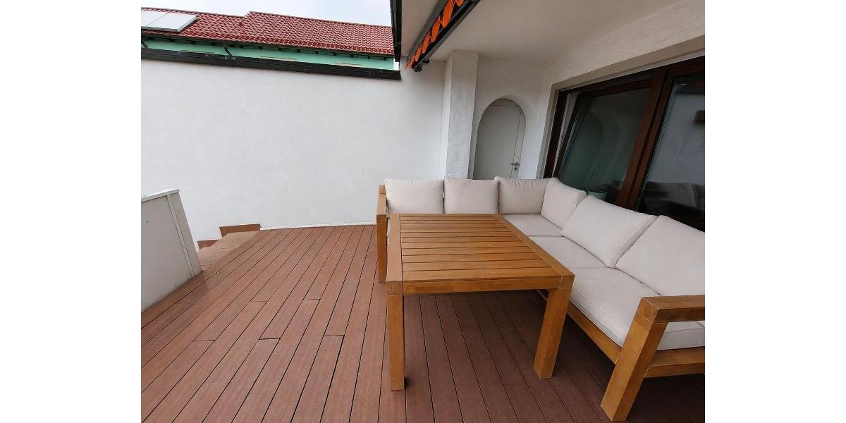 Terrasse mit Zugang zum Garten Bild 1