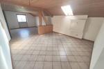3 Zi. DG Wohnung mit Küche, Gartenmitbenutzung und Stellplatz - Etagenwohnung Weisendorf | Angebot:24351111