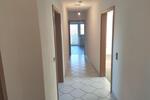 Große Maisonette mit Klimaanlagen (aktuell in 2 Wohnungen unterteilt) mit 2 Balkonen, 2 Einbauküchen und 2 Stellplätzen - Etagenwohnung Hausen | Angebot:27222621